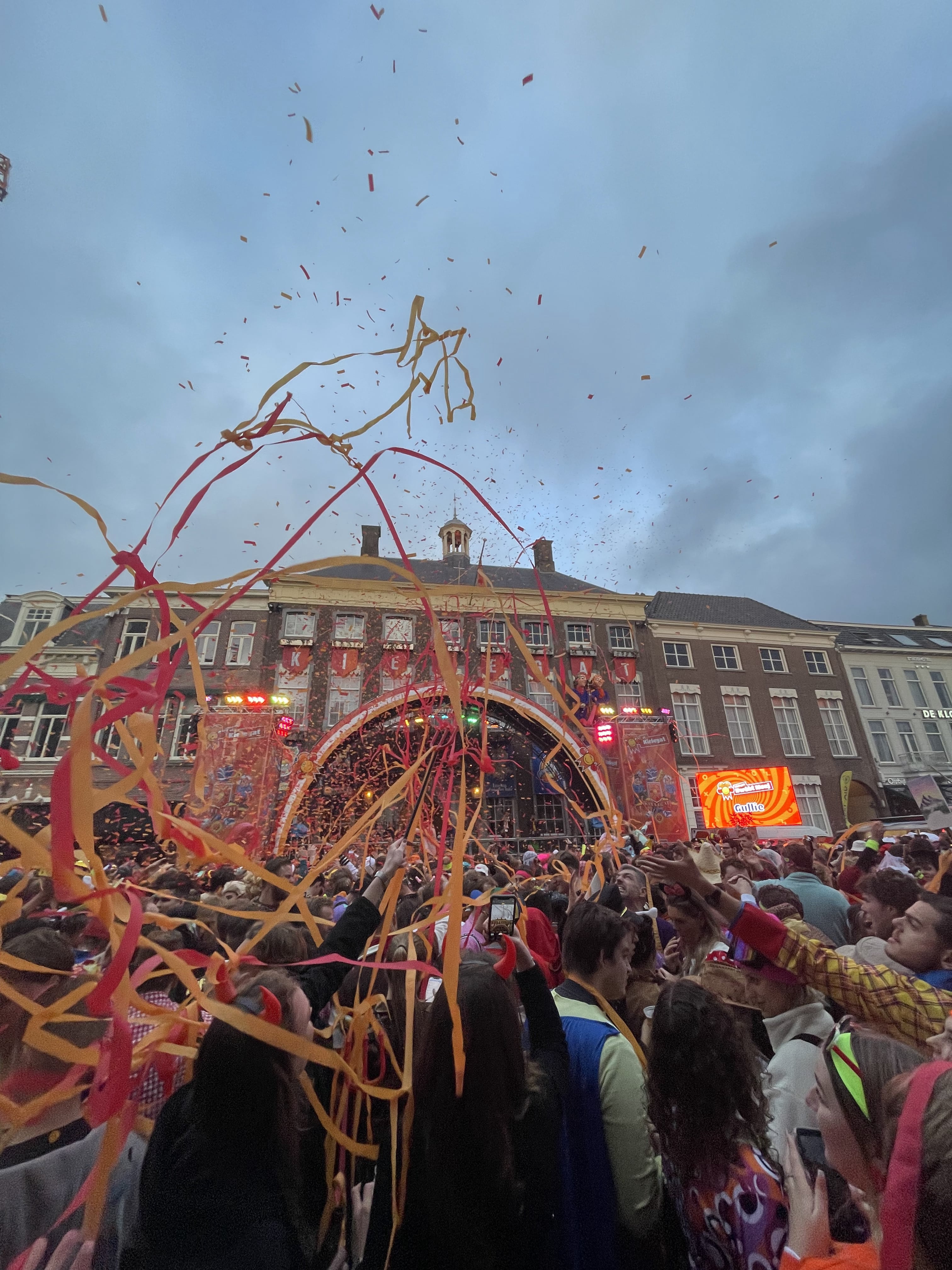 Feest foto front website 